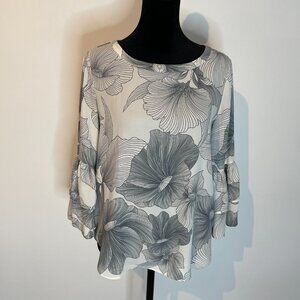 LOFT Gray & White 3/4 Sleeve Blouse size XSP